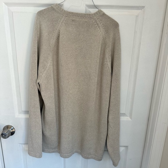 Eddie Bauer- Men’s 100% Cotton sweater - Picture 2 of 4